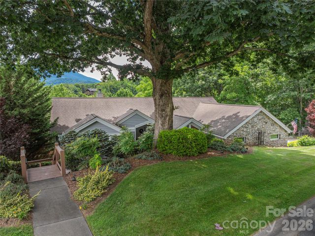 94 Oakcrest Lane, Waynesville, NC 28786