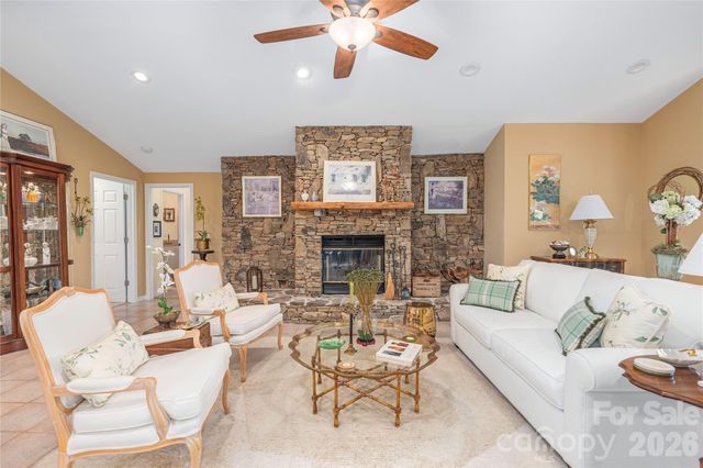 94 Oakcrest Lane, Waynesville, NC 28786