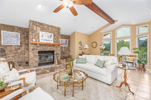 94 Oakcrest Lane, Waynesville, NC 28786