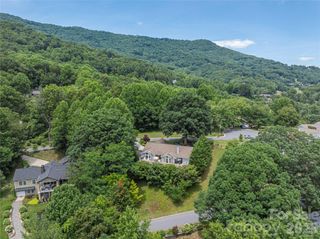 94 Oakcrest Lane, Waynesville, NC 28786
