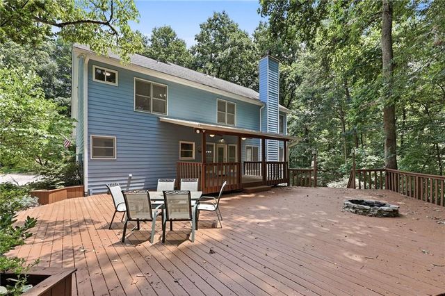 7015 Oakcreek Trace, Cumming, GA 30041
