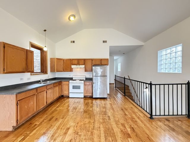 3100 W Polk Street 3, Chicago, IL 60612