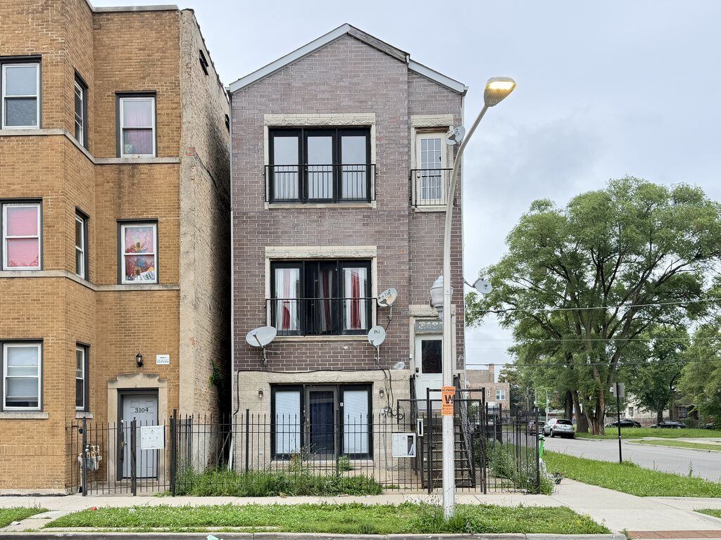 3100 W Polk Street 3, Chicago, IL 60612
