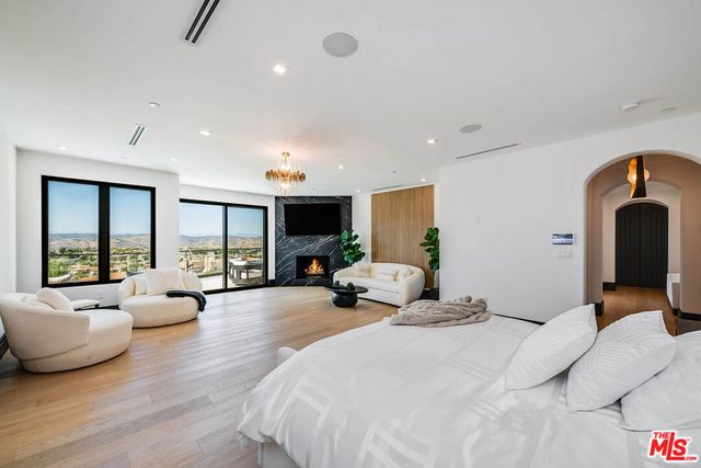 25201 Prado Del Misterio, Calabasas, CA 91302