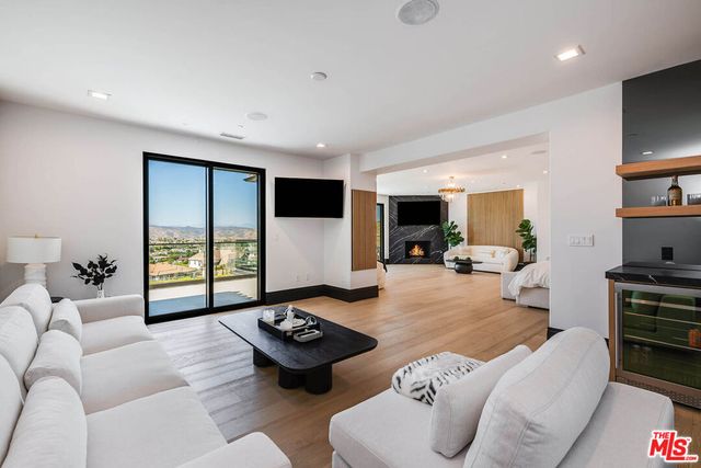 25201 Prado Del Misterio, Calabasas, CA 91302