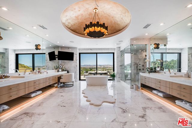 25201 Prado Del Misterio, Calabasas, CA 91302