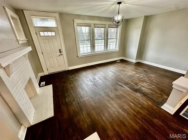 5901 S Kingshighway Boulevard, St Louis, MO 63109