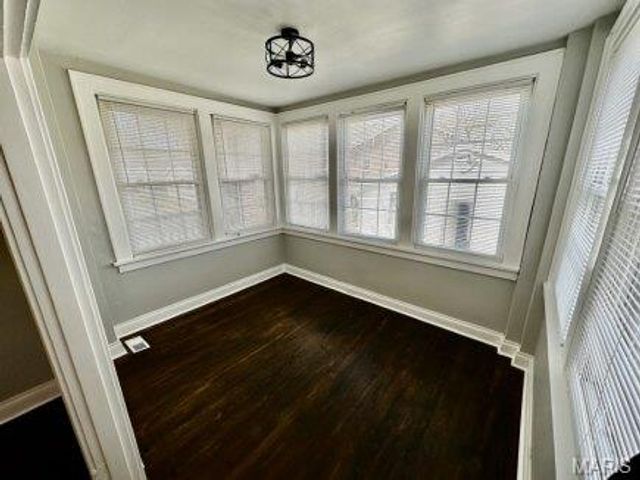 5901 S Kingshighway Boulevard, St Louis, MO 63109