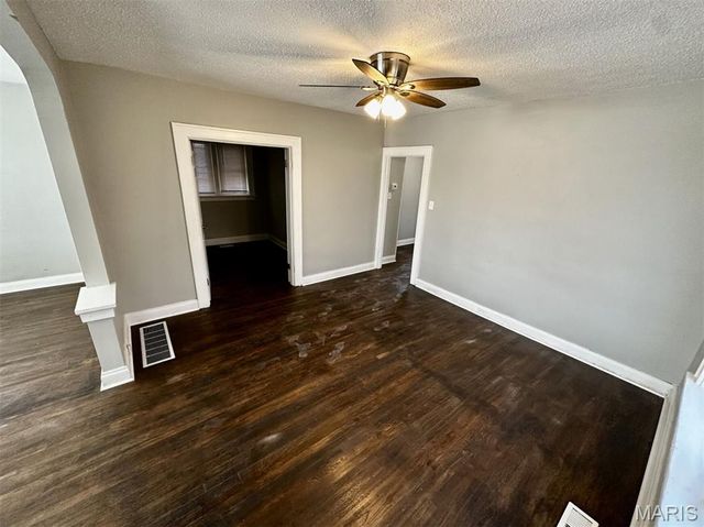 5901 S Kingshighway Boulevard, St Louis, MO 63109