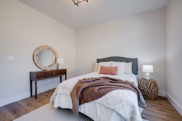 1264 Old County House Rd, Charlotte, TN 37036