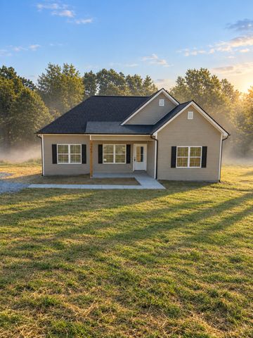 1264 Old County House Rd, Charlotte, TN 37036