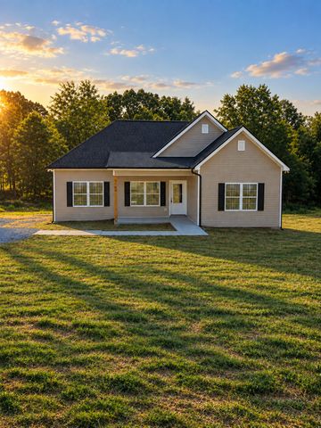 1264 Old County House Rd, Charlotte, TN 37036