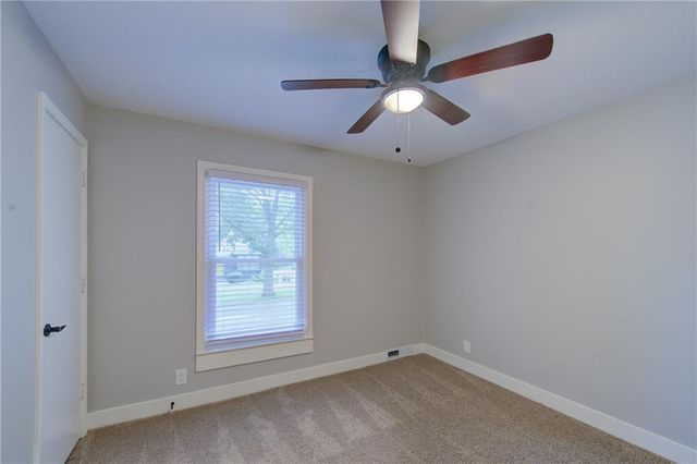 9927 N Harrison Drive, Kansas City, MO 64155