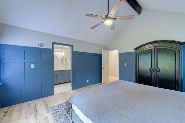 9927 N Harrison Drive, Kansas City, MO 64155