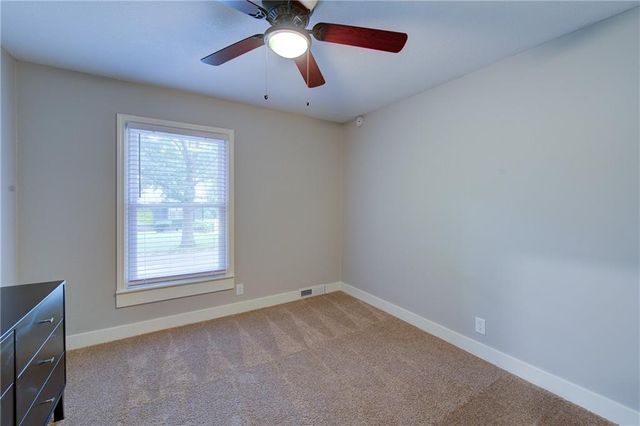 9927 N Harrison Drive, Kansas City, MO 64155
