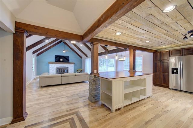 9927 N Harrison Drive, Kansas City, MO 64155