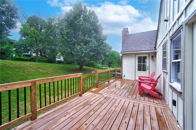 9927 N Harrison Drive, Kansas City, MO 64155