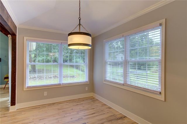 9927 N Harrison Drive, Kansas City, MO 64155