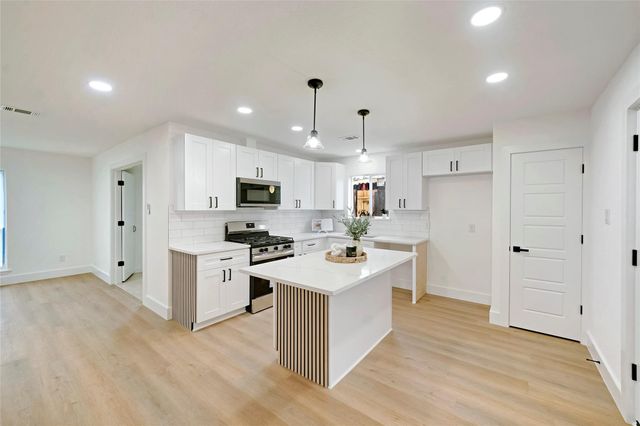12930 Segrest Drive, Houston, TX 77047