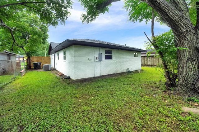 12930 Segrest Drive, Houston, TX 77047