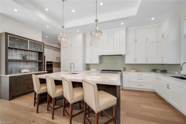 330 Broad AVE N, Naples, FL 34102