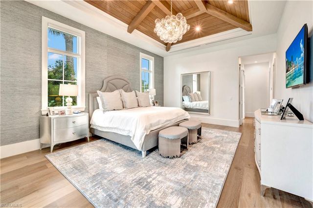 330 Broad AVE N, Naples, FL 34102