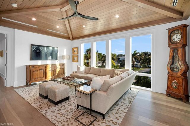 330 Broad AVE N, Naples, FL 34102