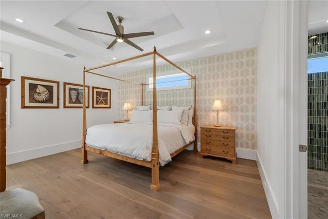 330 Broad AVE N, Naples, FL 34102