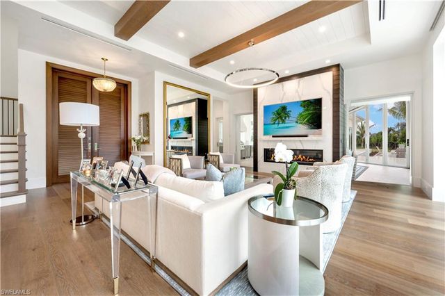 330 Broad AVE N, Naples, FL 34102