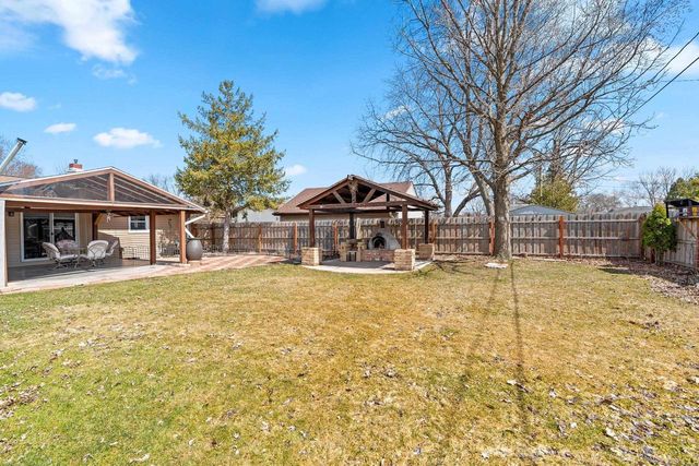 2466 PECAN STREET, Green Bay, WI 54311