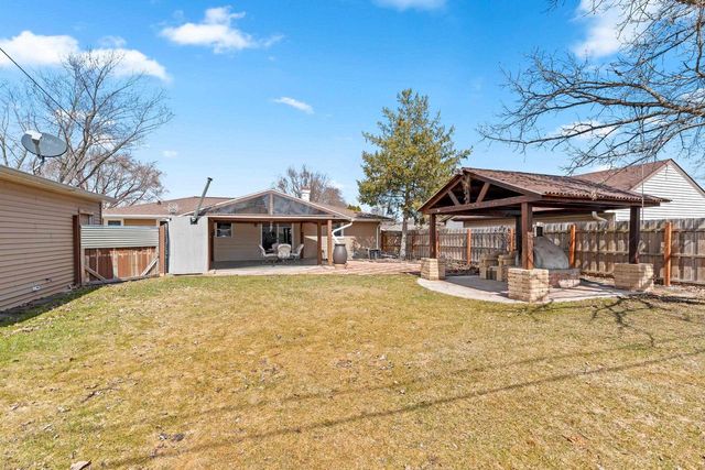 2466 PECAN STREET, Green Bay, WI 54311