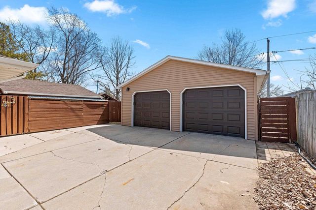 2466 PECAN STREET, Green Bay, WI 54311
