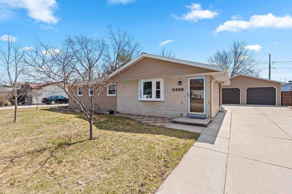 2466 PECAN STREET, Green Bay, WI 54311