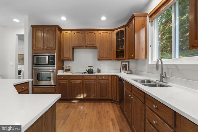 8022 HIGH CASTLE RD, Ellicott City, MD 21043