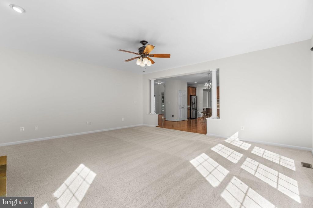 Image 25 of property listing at 8022 HIGH CASTLE RD, Ellicott City, MD 21043