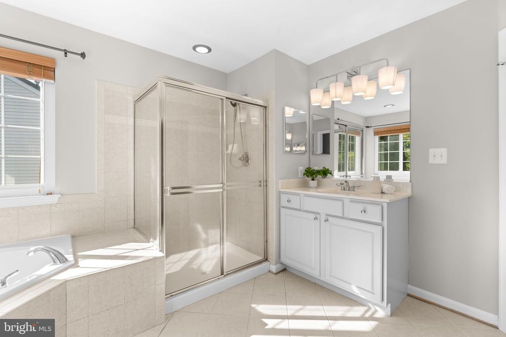 Image 36 of property listing at 8022 HIGH CASTLE RD, Ellicott City, MD 21043