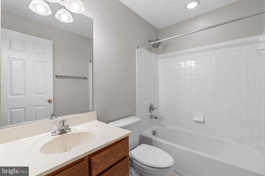 Image 52 of property listing at 8022 HIGH CASTLE RD, Ellicott City, MD 21043