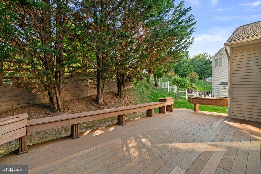 Image 55 of property listing at 8022 HIGH CASTLE RD, Ellicott City, MD 21043