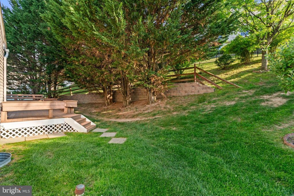 Image 57 of property listing at 8022 HIGH CASTLE RD, Ellicott City, MD 21043