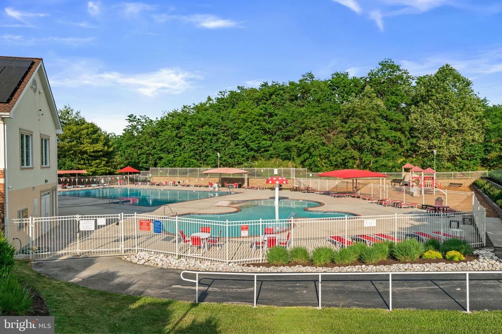 Image 61 of property listing at 8022 HIGH CASTLE RD, Ellicott City, MD 21043