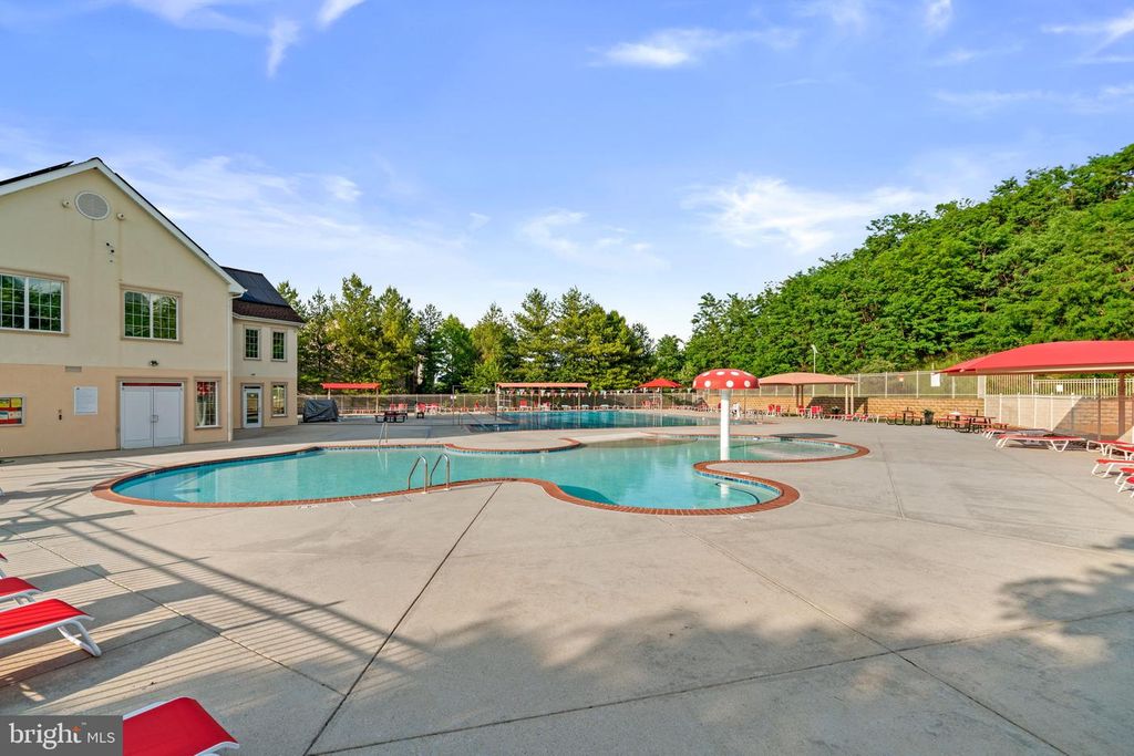 Image 62 of property listing at 8022 HIGH CASTLE RD, Ellicott City, MD 21043