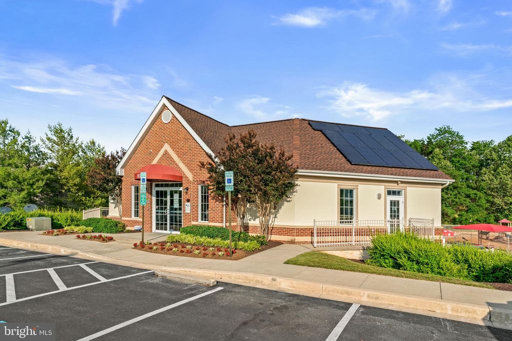 Image 65 of property listing at 8022 HIGH CASTLE RD, Ellicott City, MD 21043