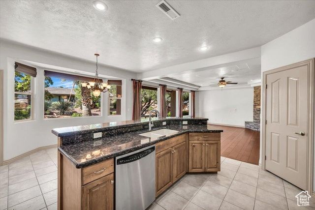 1319 W RED BUTTE DR, Washington, UT 84780