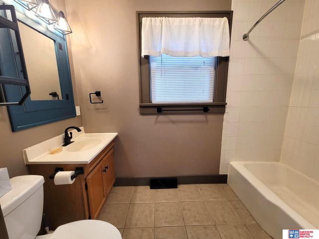 807 N 2nd Street, Seward, NE 68434