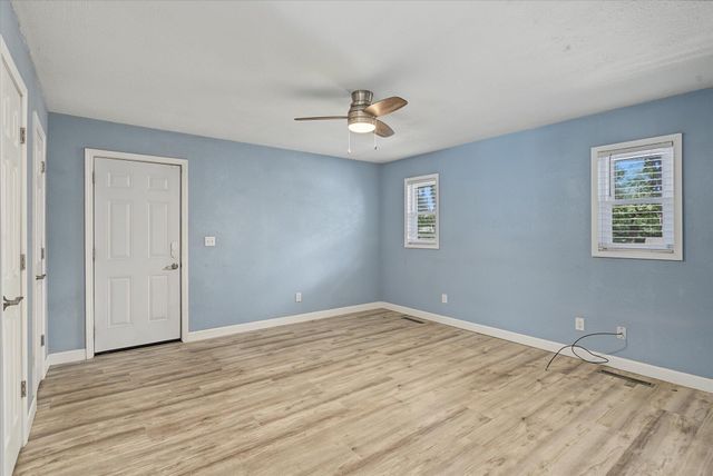 1511 E Groves Drive, Ozark, MO 65721