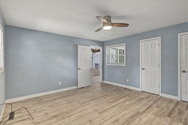 1511 E Groves Drive, Ozark, MO 65721