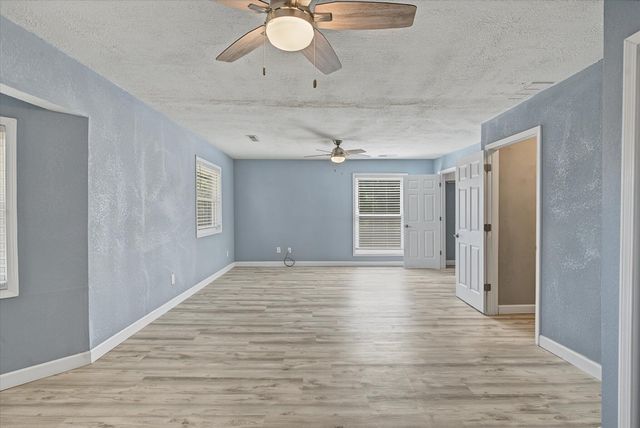 1511 E Groves Drive, Ozark, MO 65721