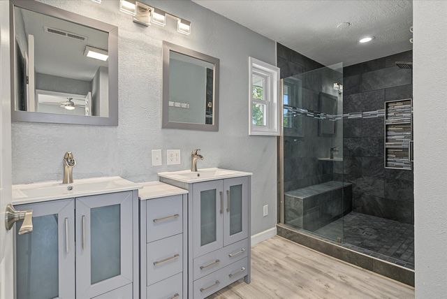 1511 E Groves Drive, Ozark, MO 65721