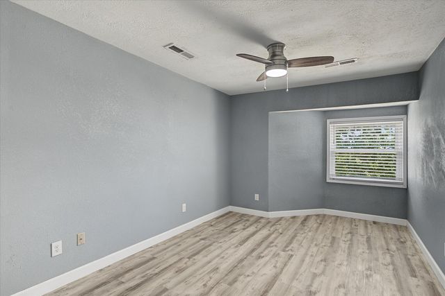 1511 E Groves Drive, Ozark, MO 65721