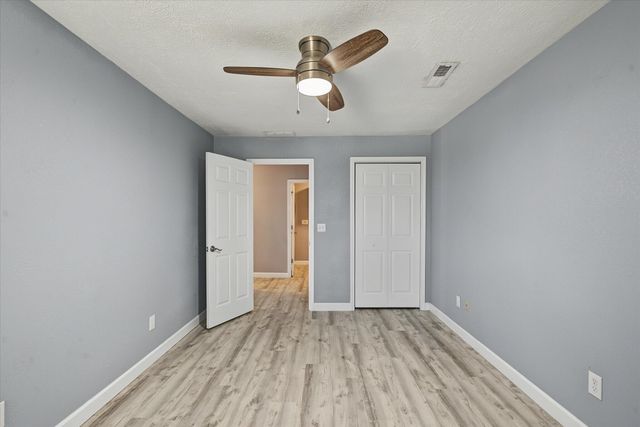 1511 E Groves Drive, Ozark, MO 65721